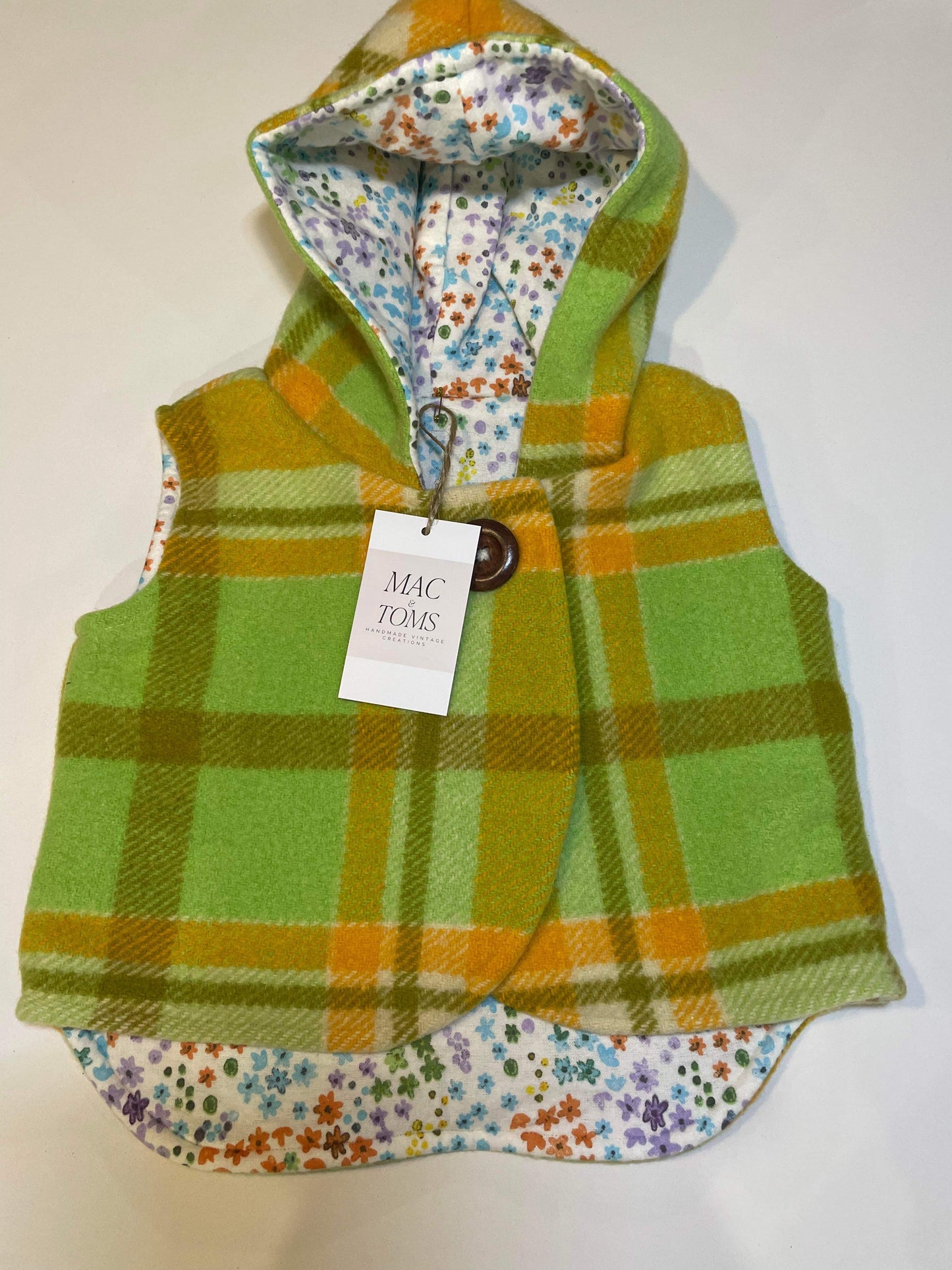 Size 2 Round Hood Wool Vest